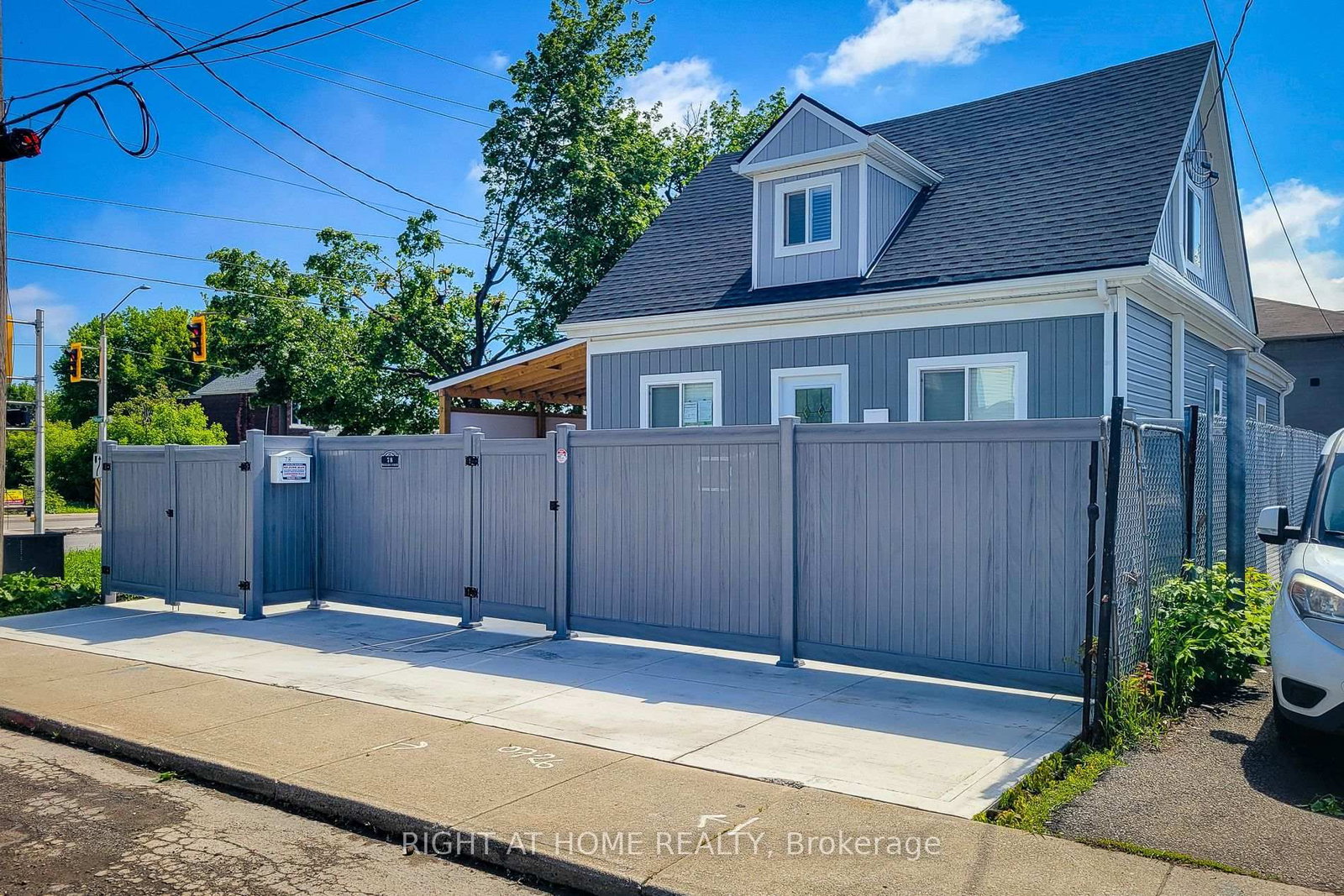 78 Hillyard Street • Hamilton, ON photo 10