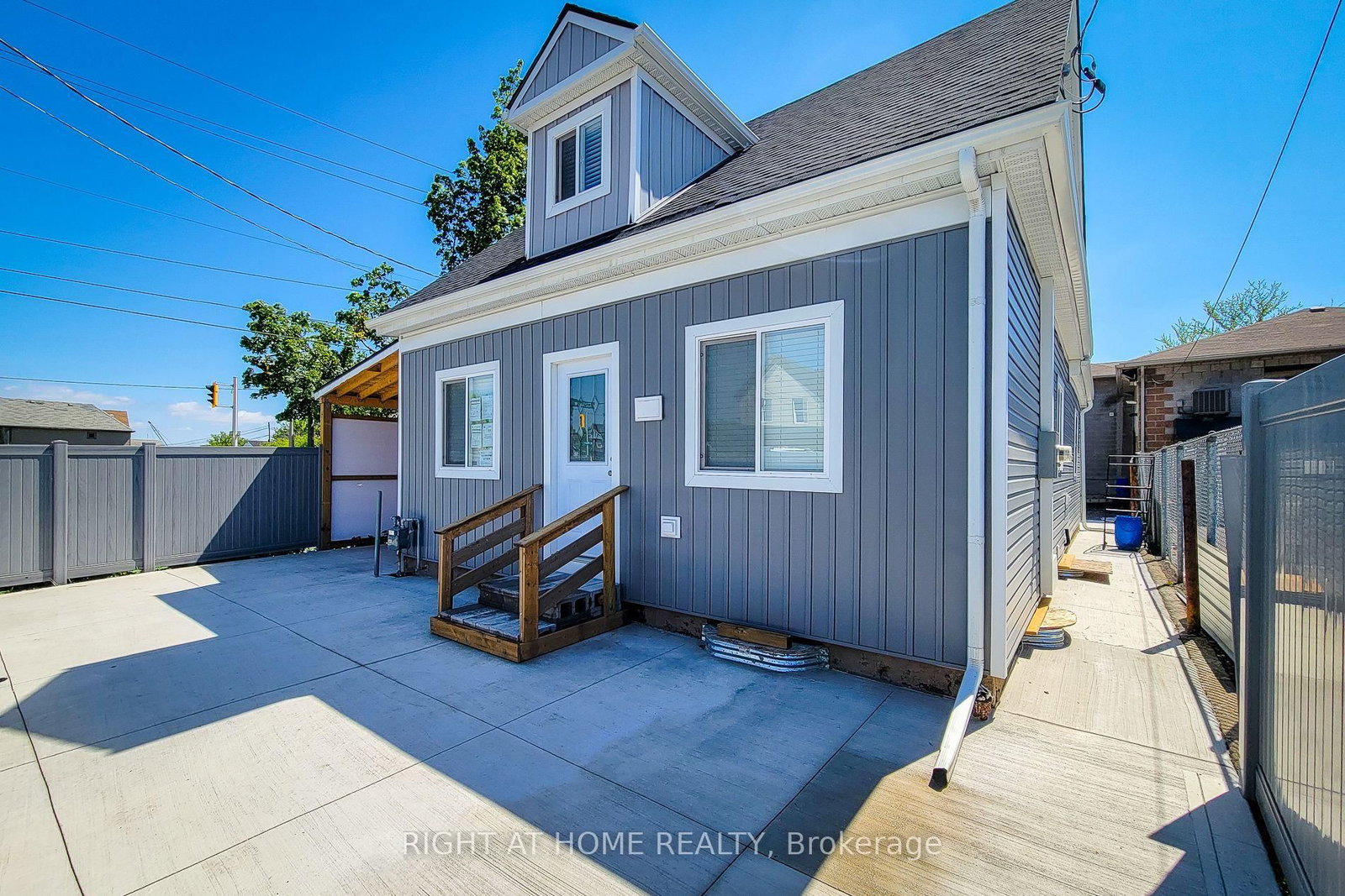78 Hillyard Street • Hamilton, ON photo 12