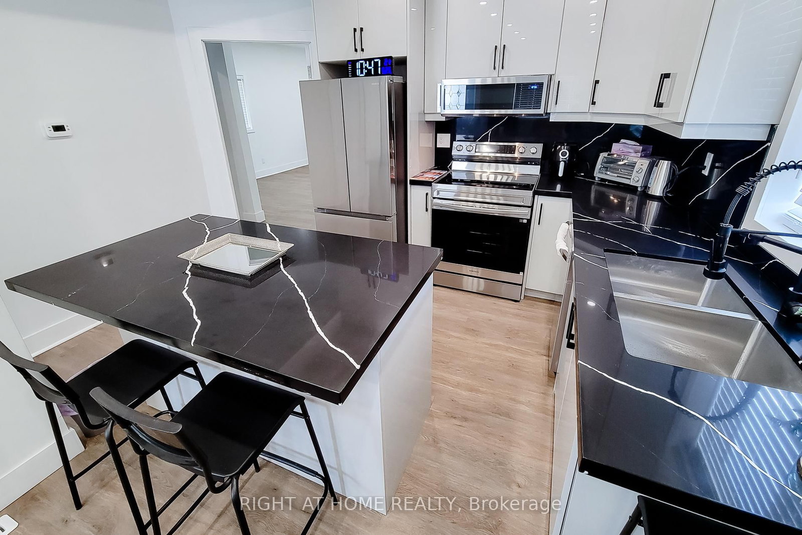 78 Hillyard Street • Hamilton, ON photo 19