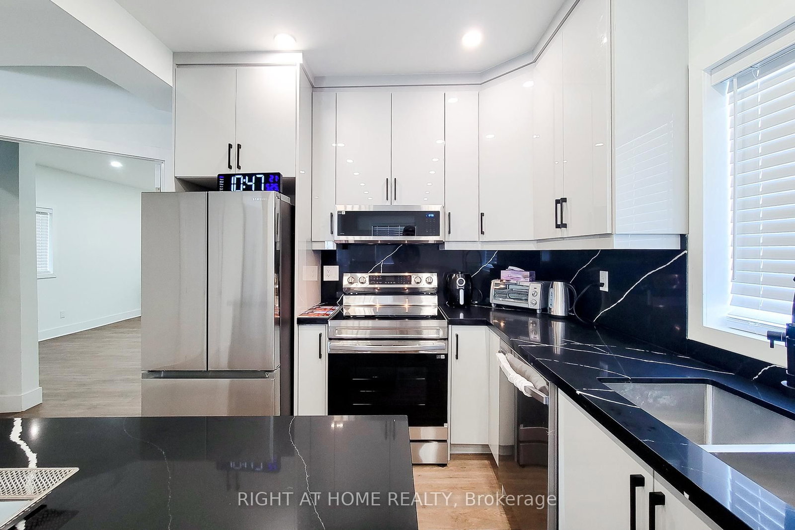 78 Hillyard Street • Hamilton, ON photo 20