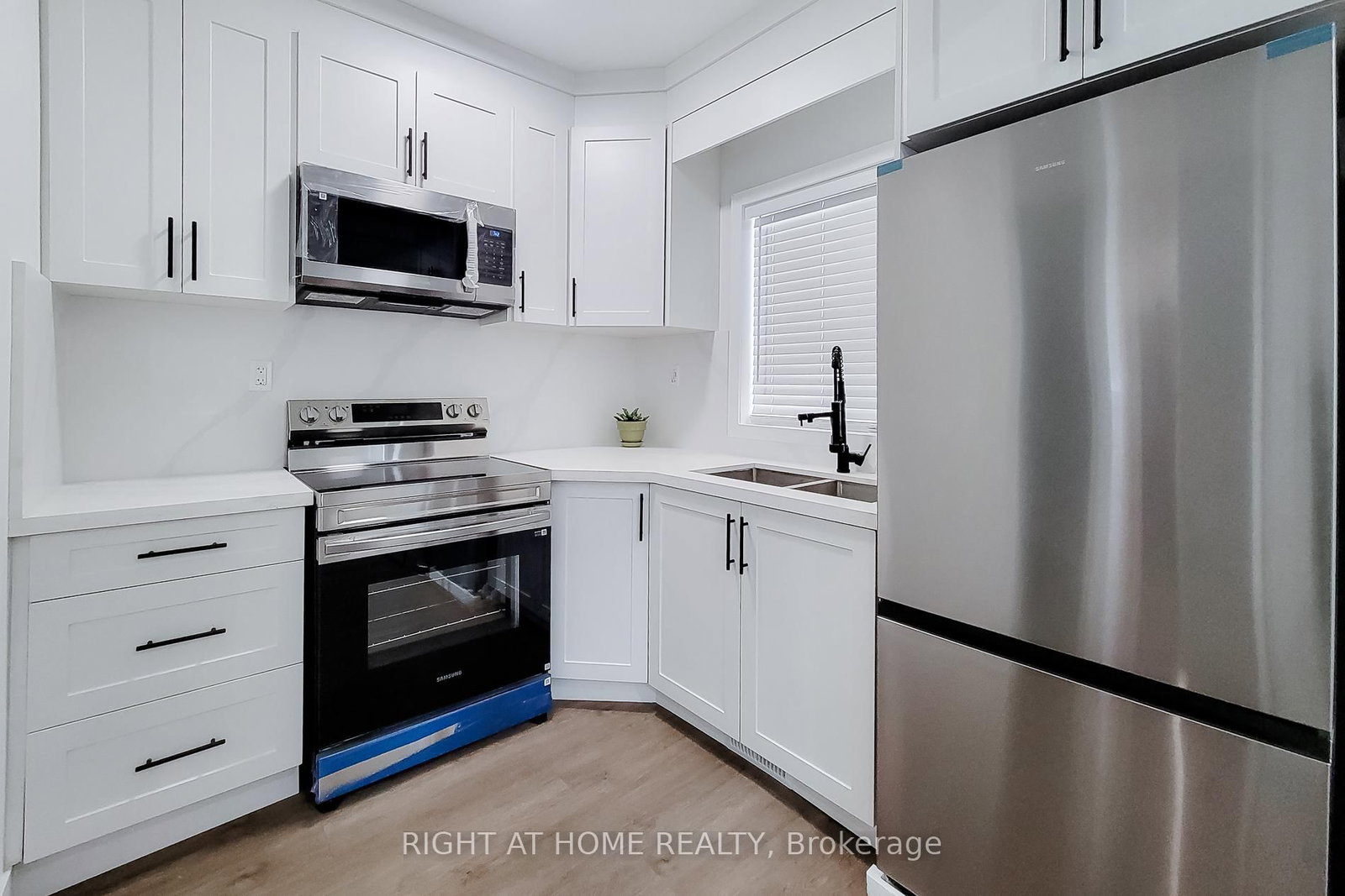 78 Hillyard Street • Hamilton, ON photo 29