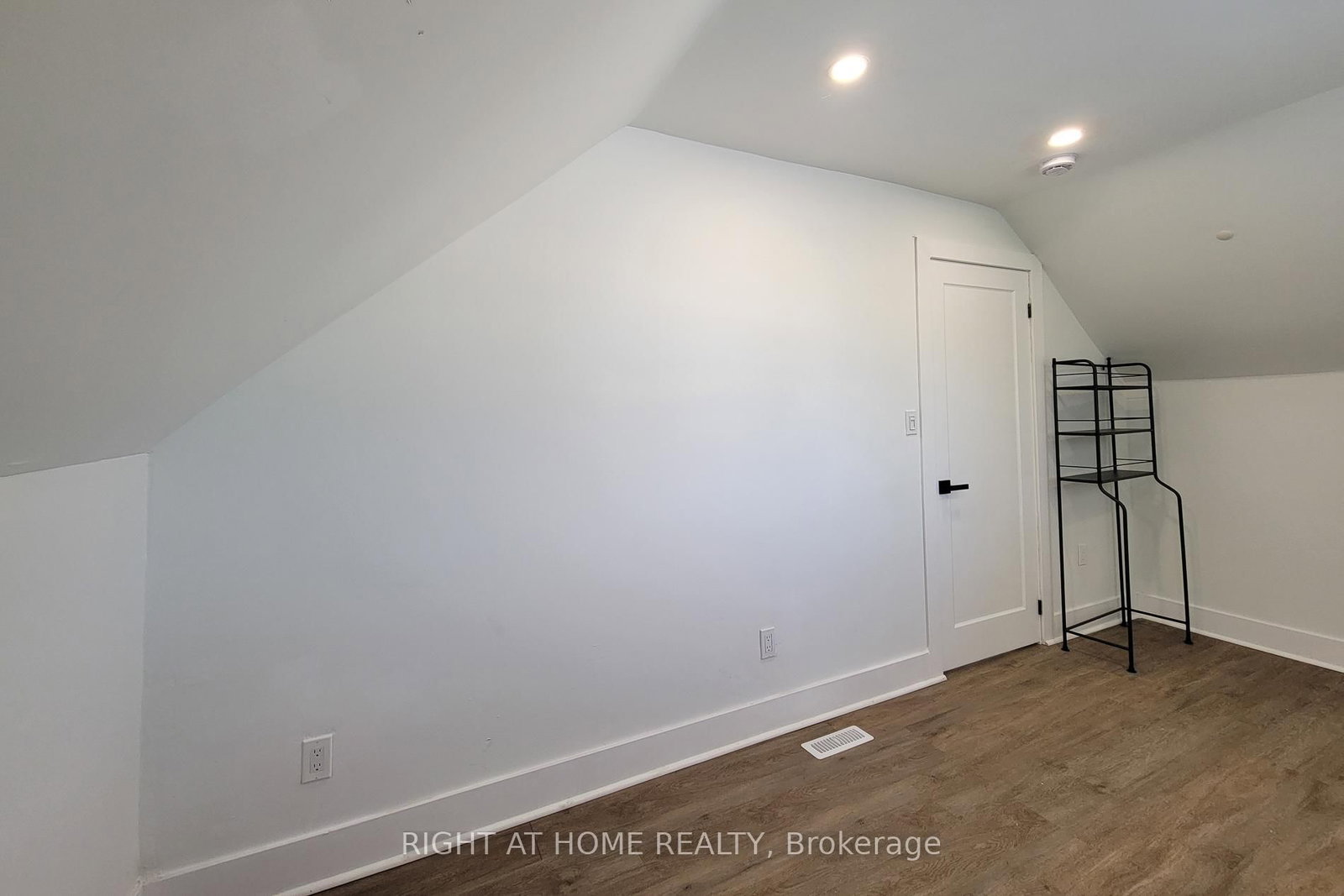 78 Hillyard Street • Hamilton, ON photo 39