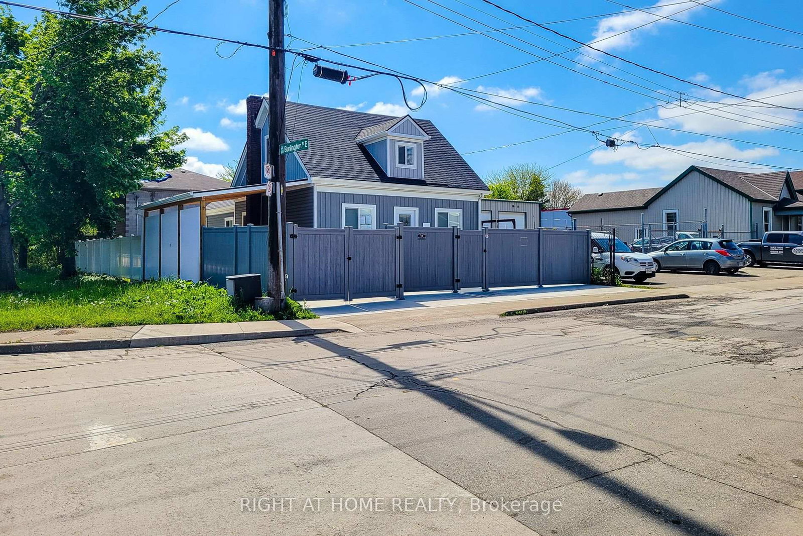 78 Hillyard Street • Hamilton, ON photo 8