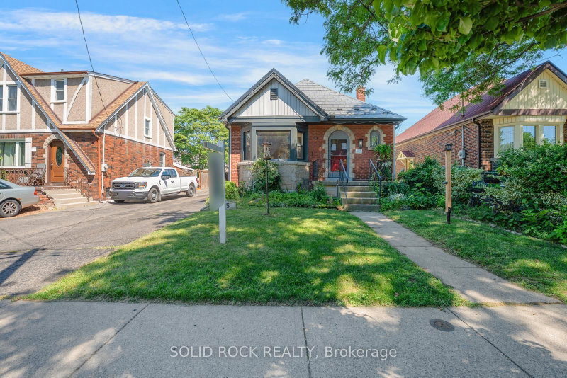 135 Wexford Avenue S