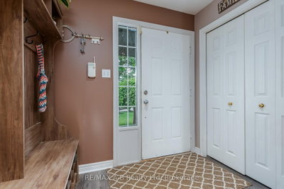 108 Walsh Crescent • Stratford, ON photo 8