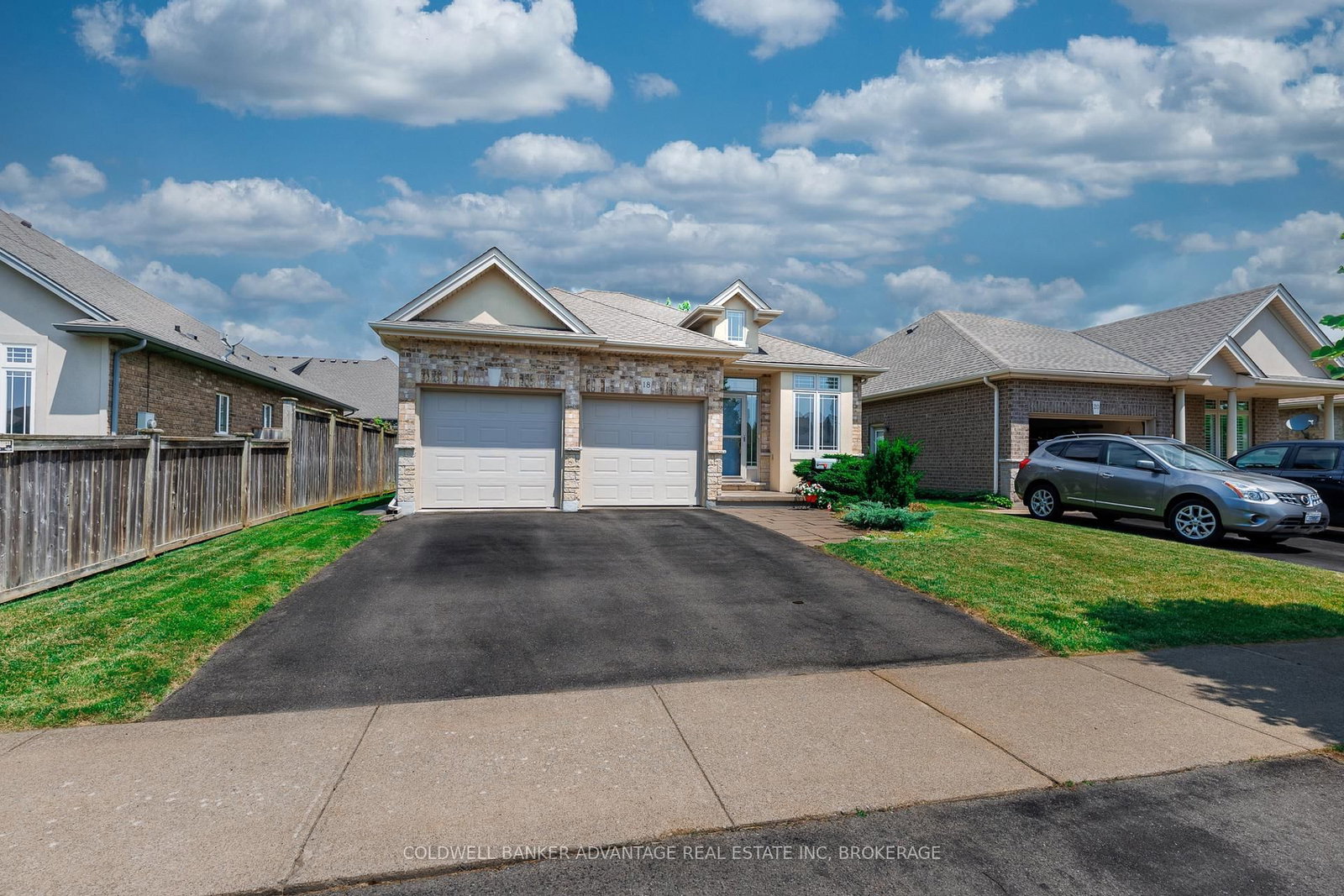 18 Willson Crossing Court • Pelham, ON photo 2