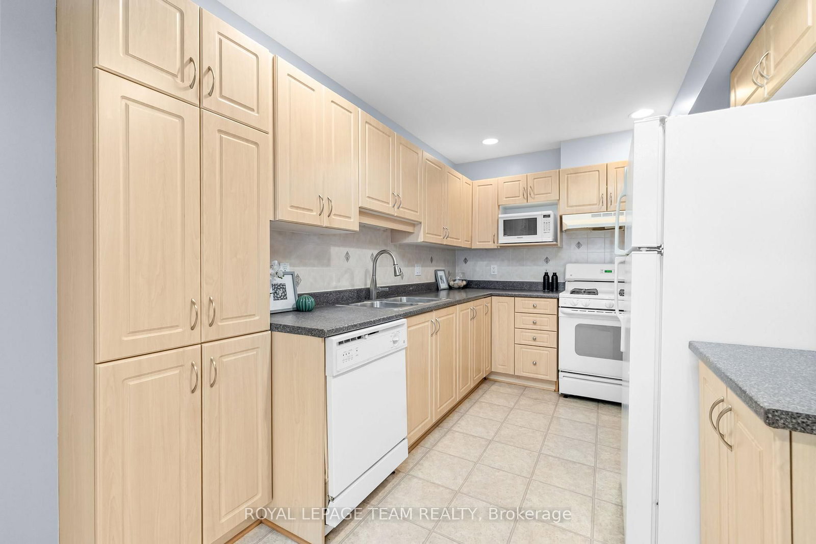189 Gray Crescent • Kanata, ON photo 13