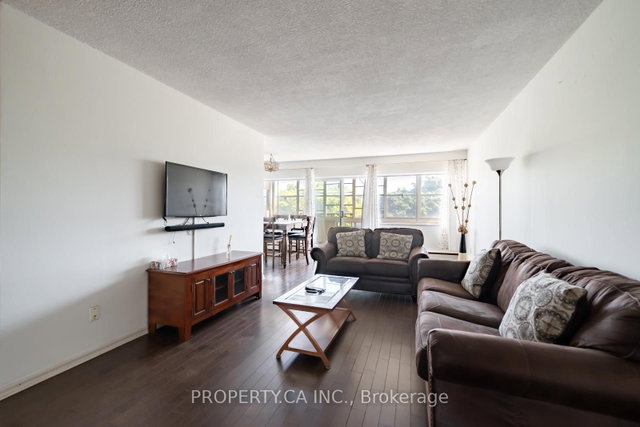 404 - 45 Westmount Road N