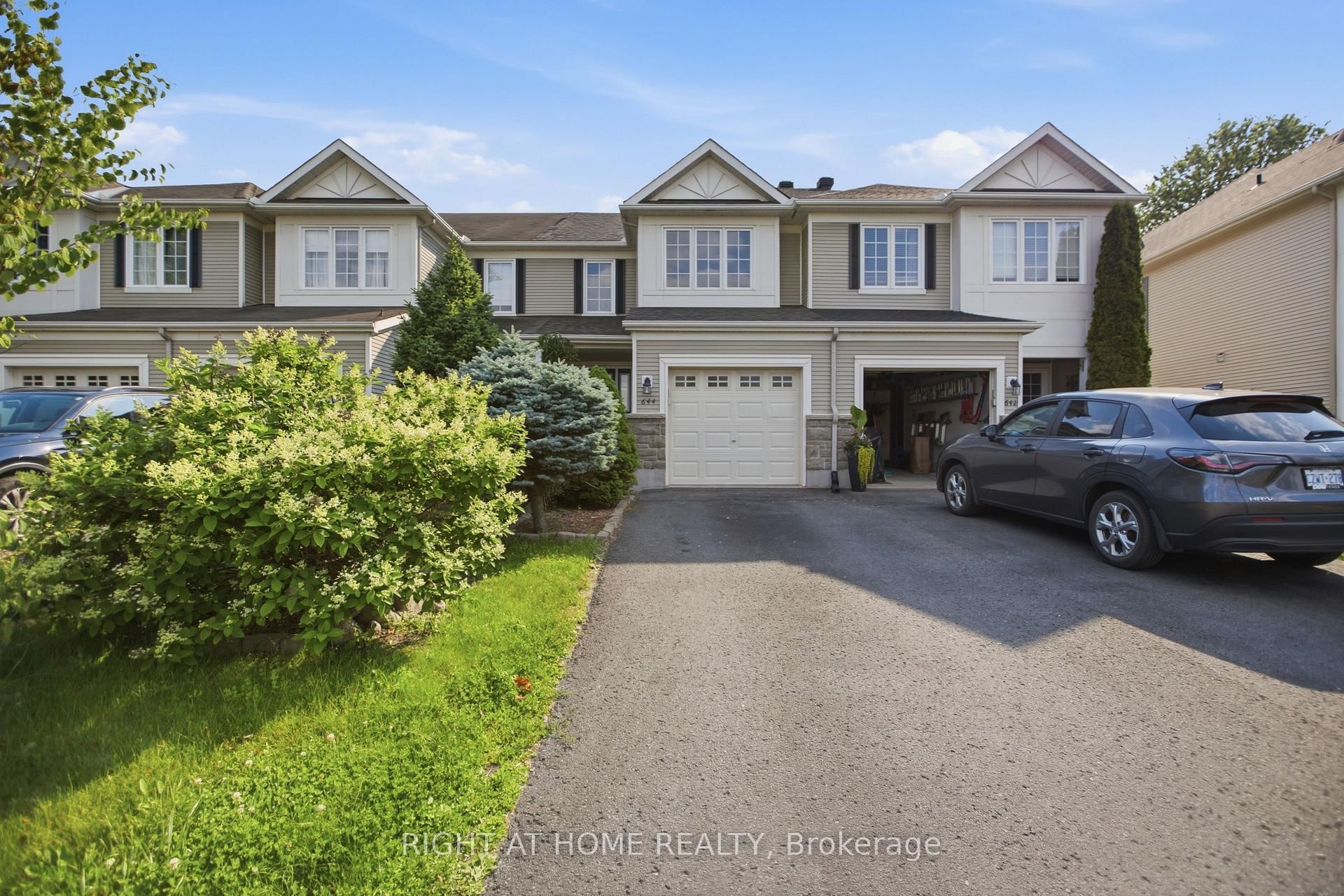 644 Kilbirnie Drive, Ottawa, ON