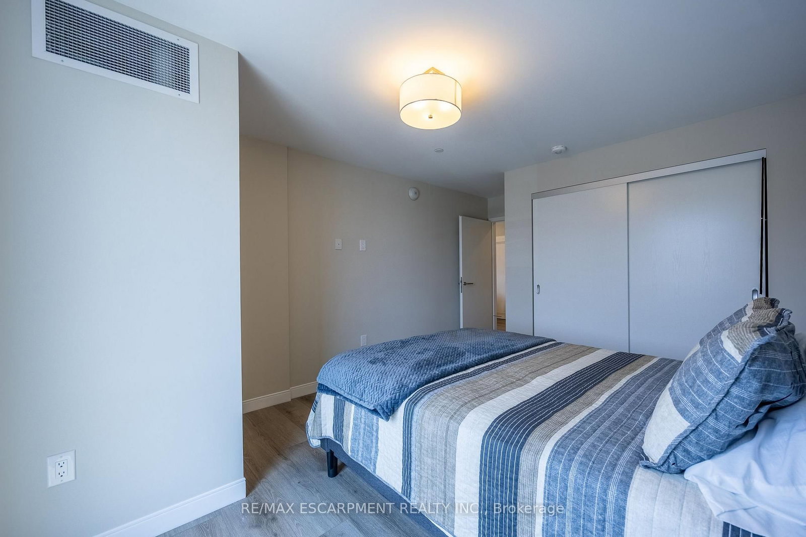 118 West Street • #201 • Port Colborne, ON photo 21