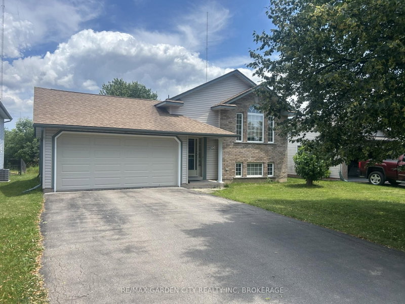 home for sale on 822 Woodside Court