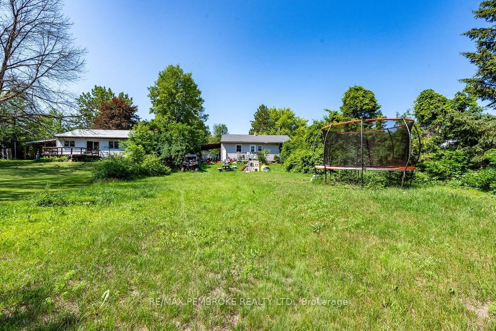 770 Mcguire Street • Petawawa, ON photo 6