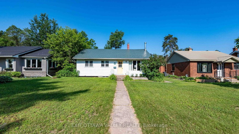 41 Huron Street, Deep River