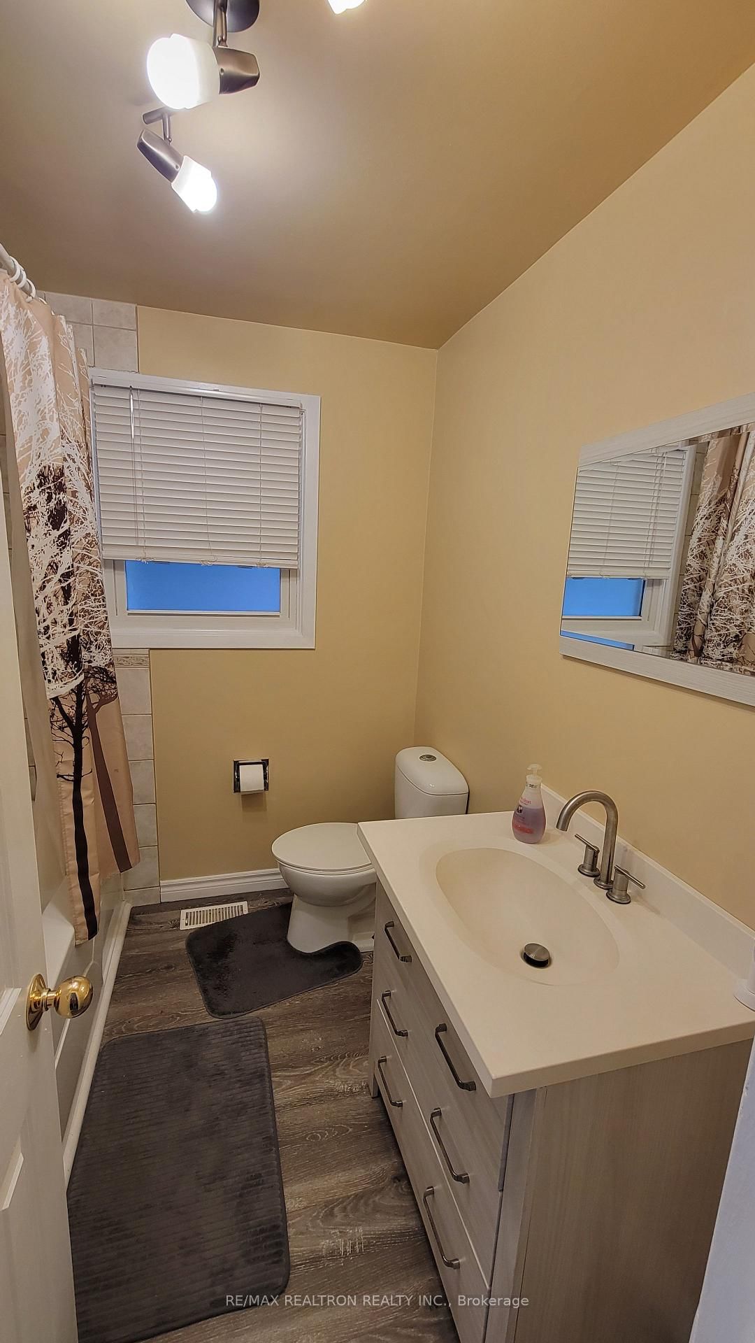 65 Mcilwraith Crescent • Guelph, ON photo 14