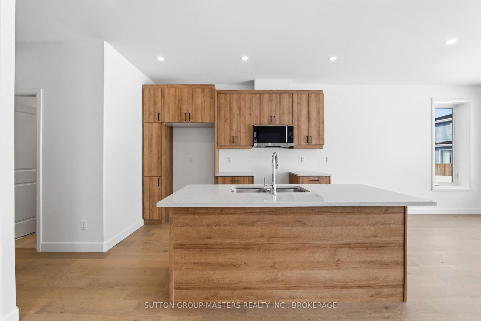 218 Superior Drive • Loyalist, ON photo 5