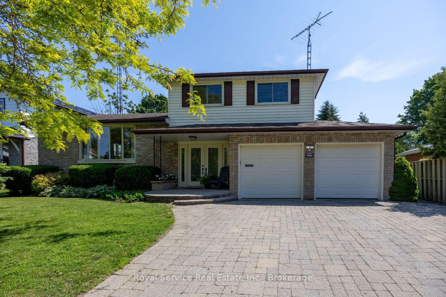 2 Ravensdale Road • Cobourg, ON photo 3