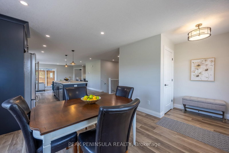 71 Hunter Drive S
