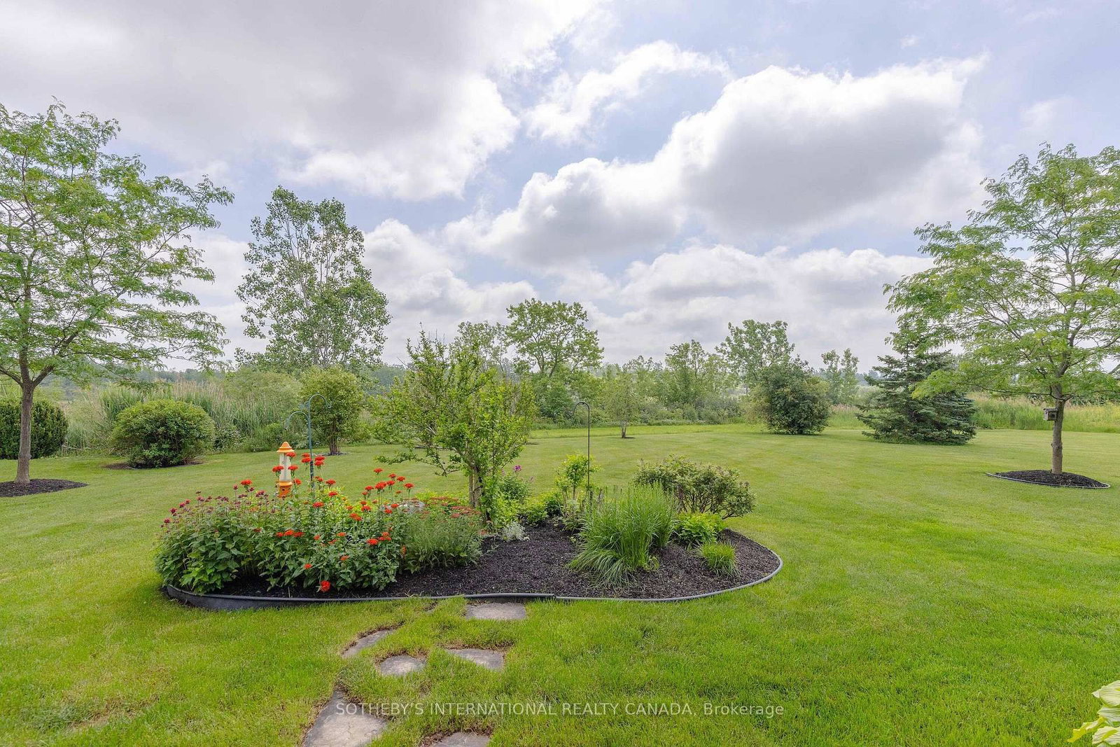 208 Muirfield Trail • Welland, ON photo 38