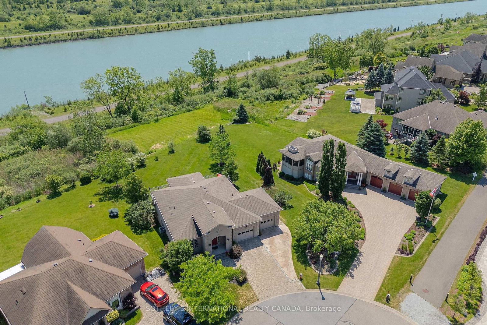 208 Muirfield Trail • Welland, ON photo 40