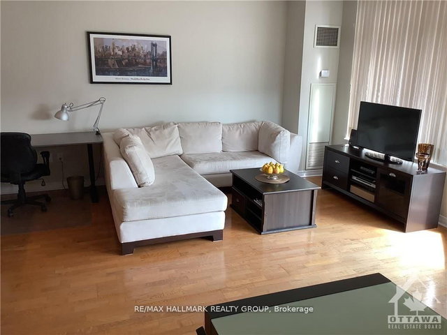 1601 - 570 Laurier Avenue W