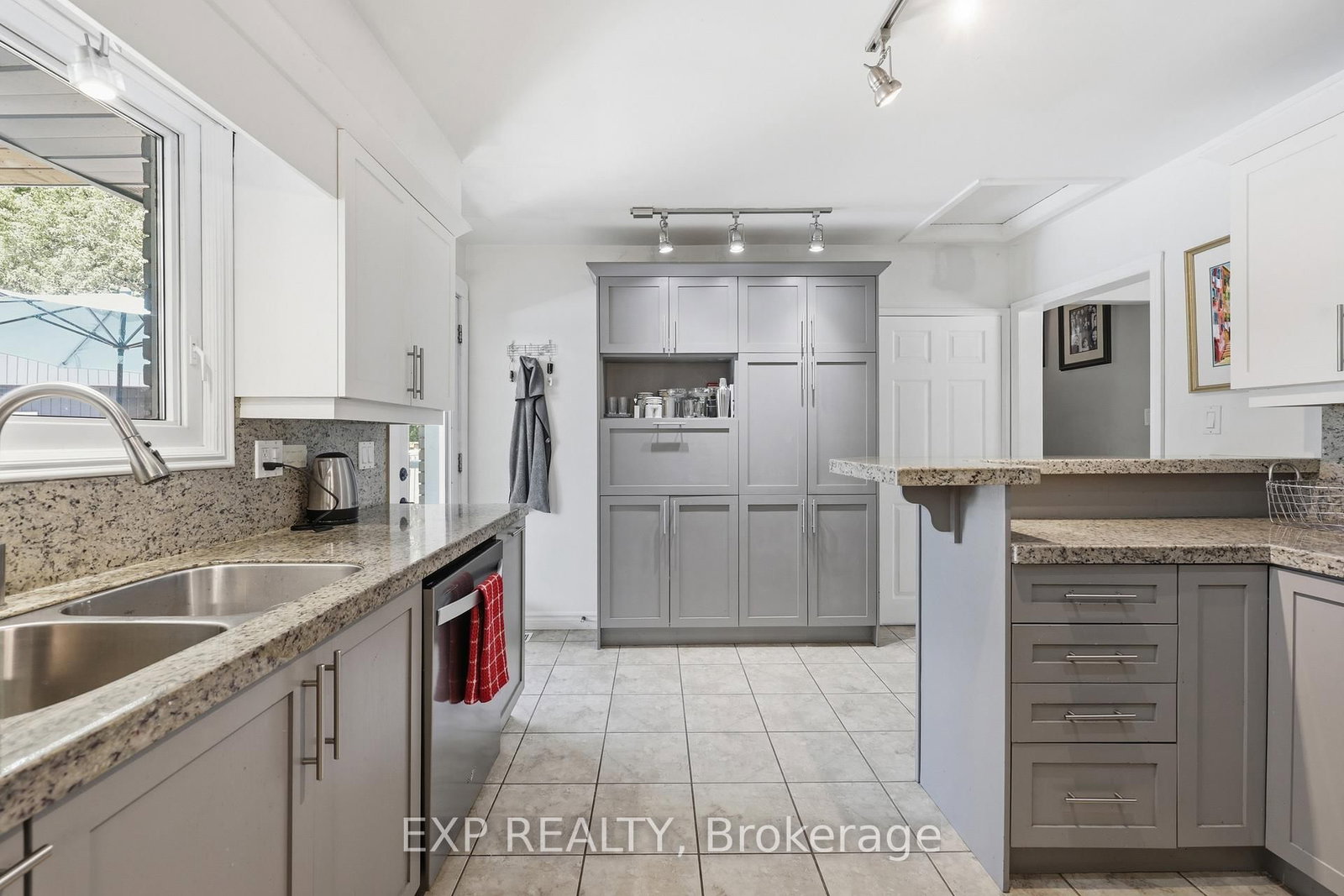 282 Harmony Road • Hamilton, ON photo 14