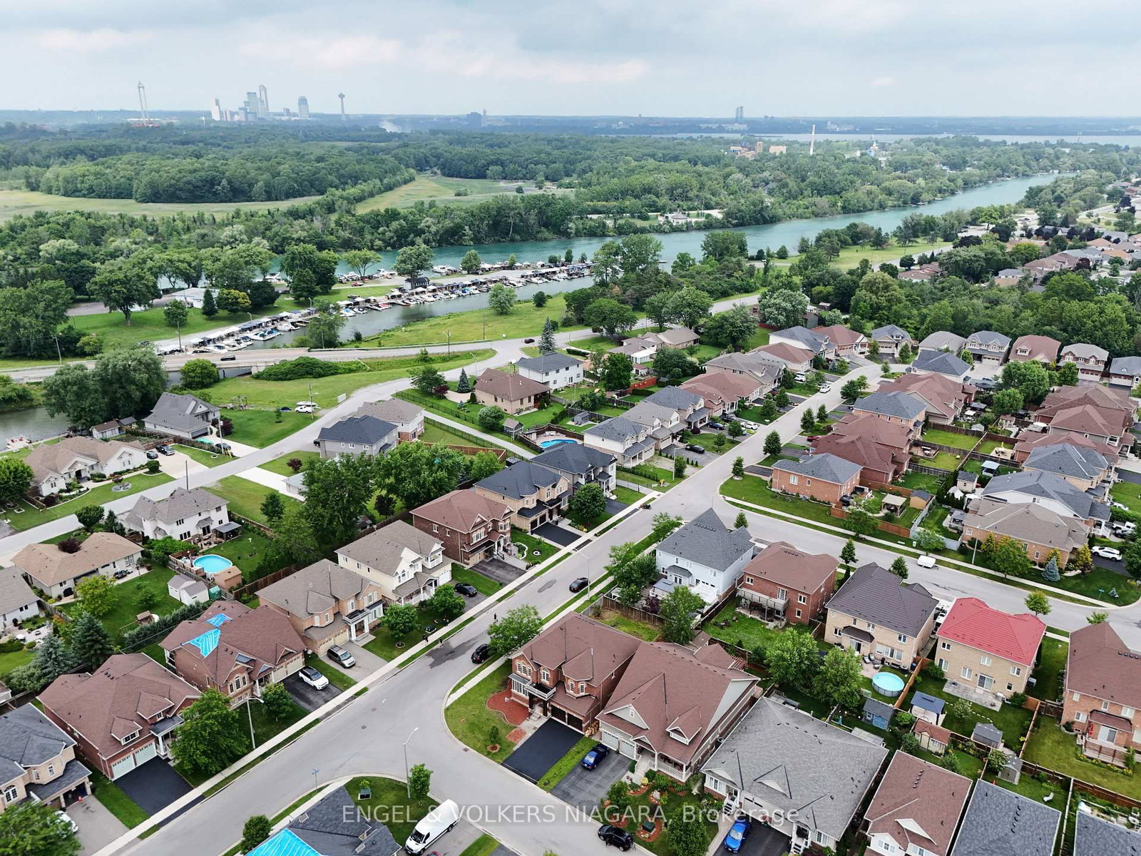 4495 Saw Mill Drive • Niagara Falls, ON photo 2