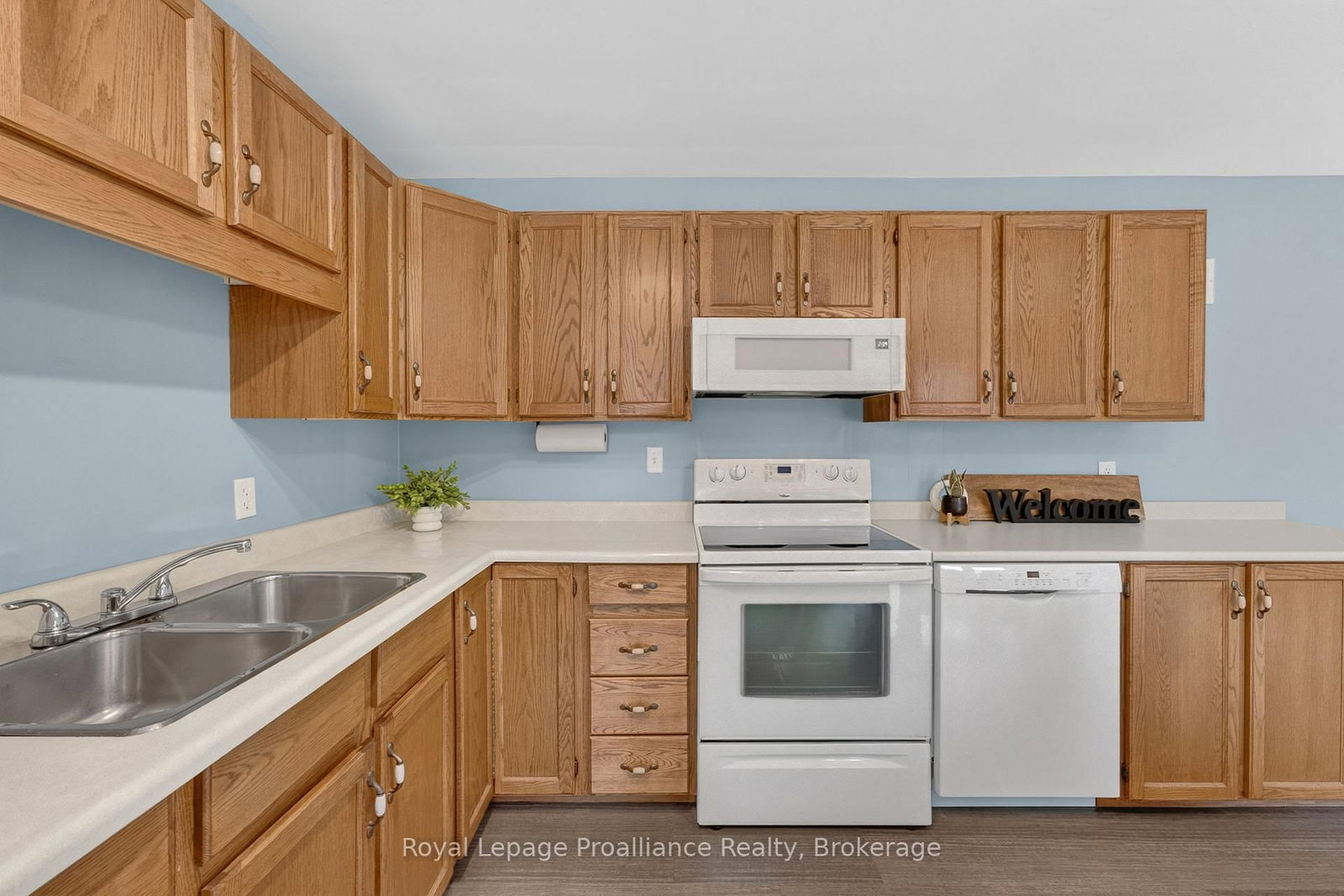 43 Hastings Drive • Belleville, ON photo 16