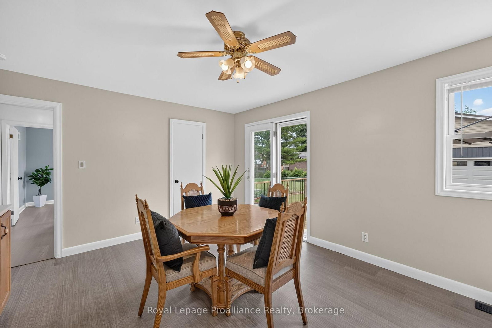 43 Hastings Drive • Belleville, ON photo 17
