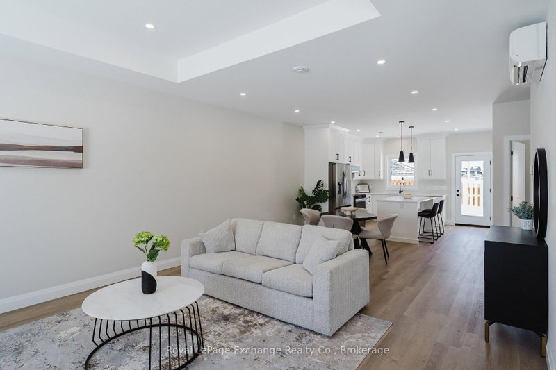 UNIT 42 - 1071 WATERLOO Street N