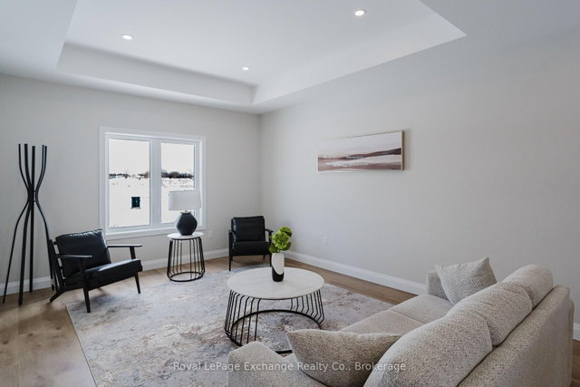 UNIT 42 - 1071 WATERLOO Street N
