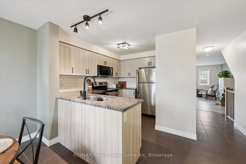 A - 634 WOODLAWN Road E