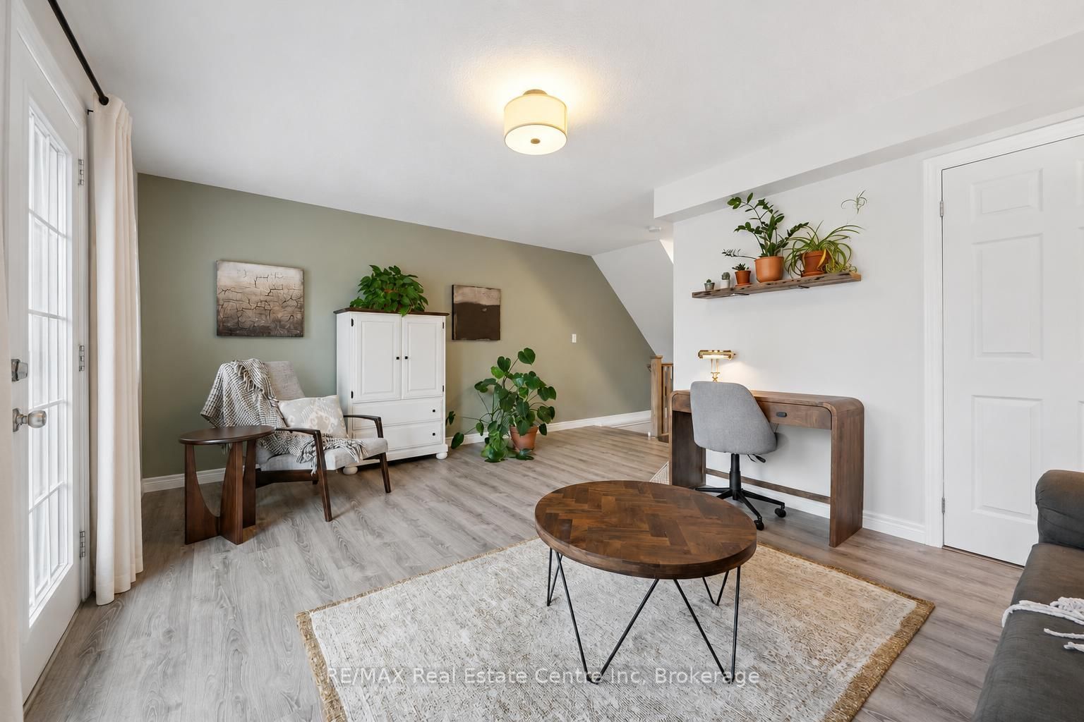 634 WOODLAWN Road E • #A • Guelph, ON photo 8