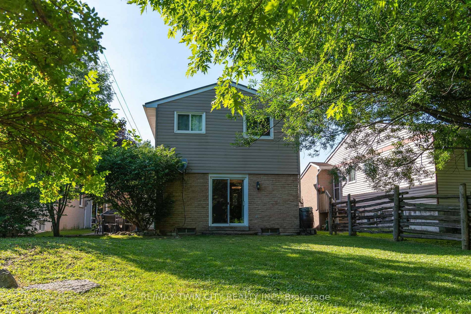 162 E Parkside Drive • Centre Wellington, ON photo 19