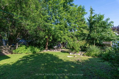162 E Parkside Drive • Centre Wellington, ON photo 9