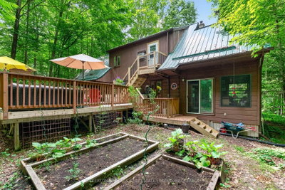154 Woodvale Road • Leeds and the Thousand Islands, ON photo 2