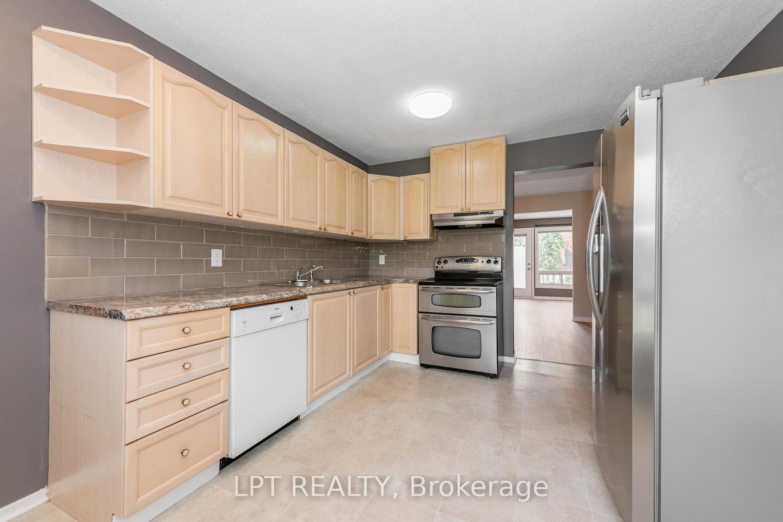 2286 COTTERS Crescent • Ottawa, ON photo 4