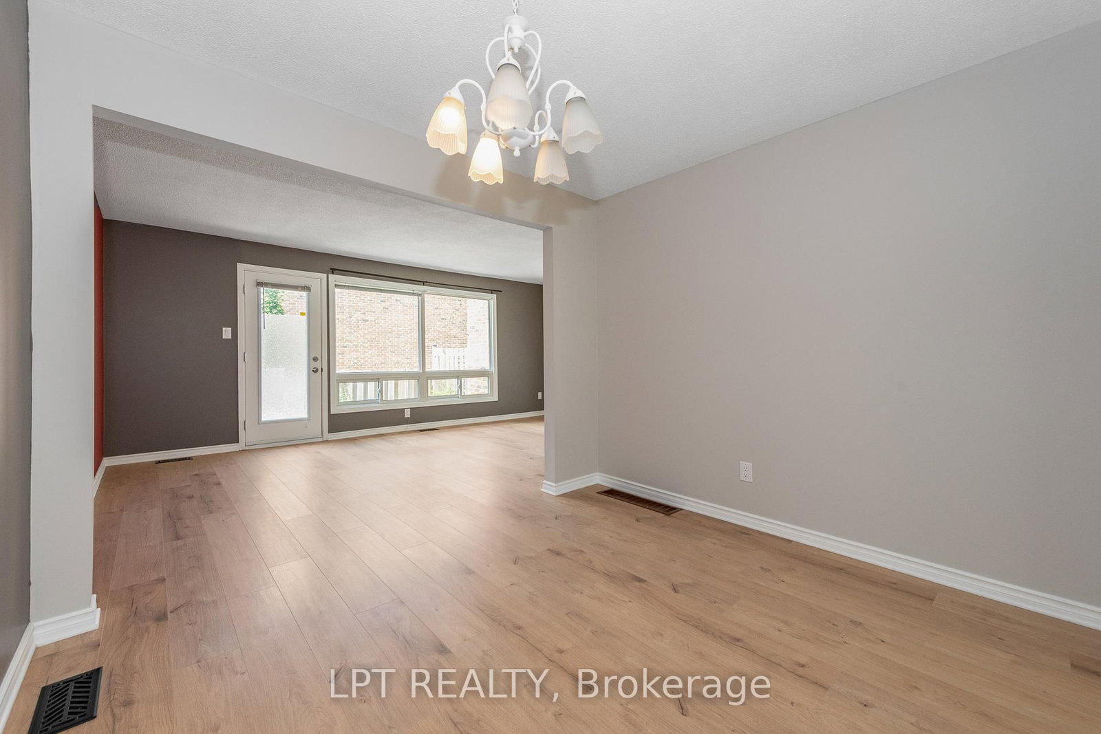 2286 COTTERS Crescent • Ottawa, ON photo 8