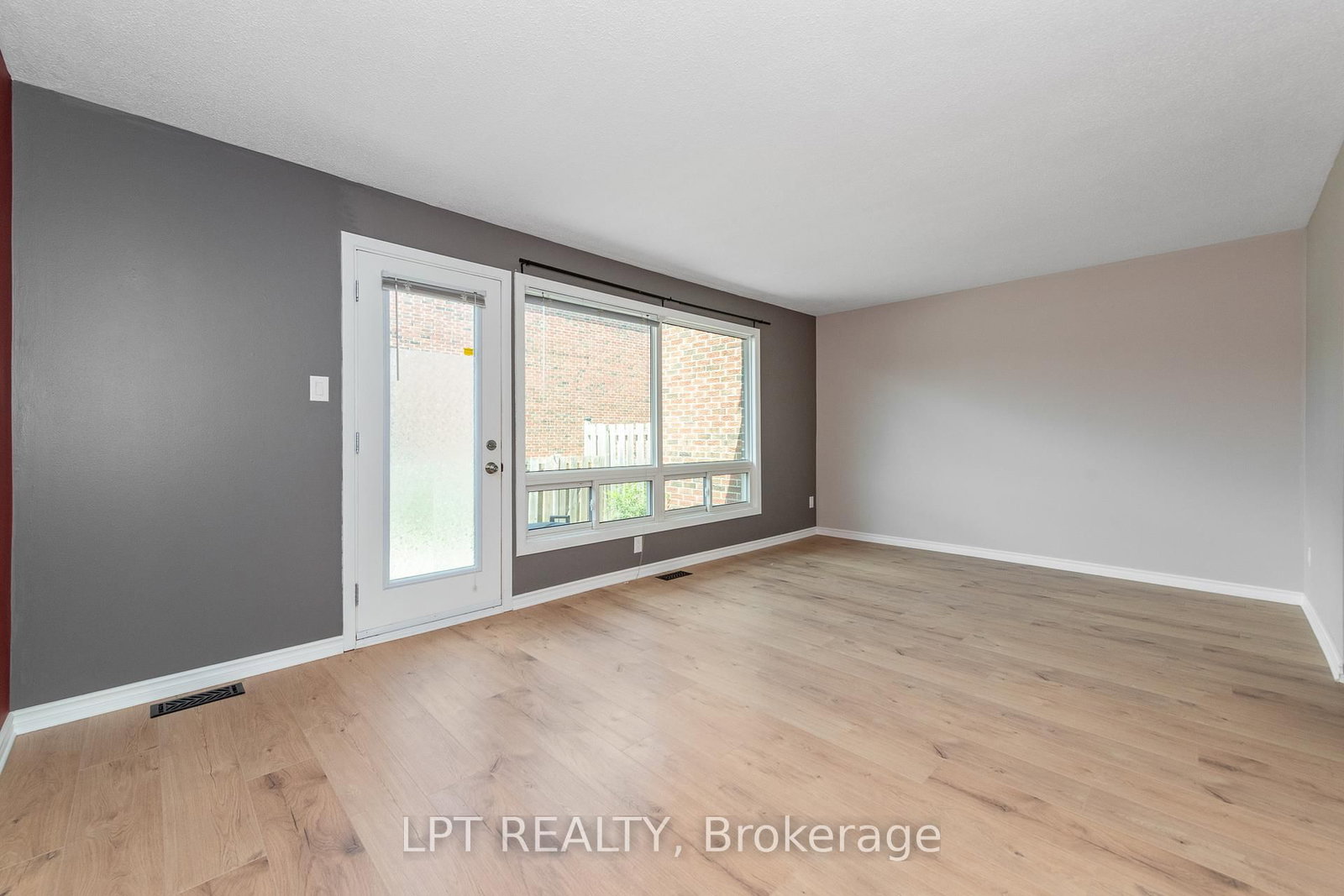 2286 COTTERS Crescent • Ottawa, ON photo 9