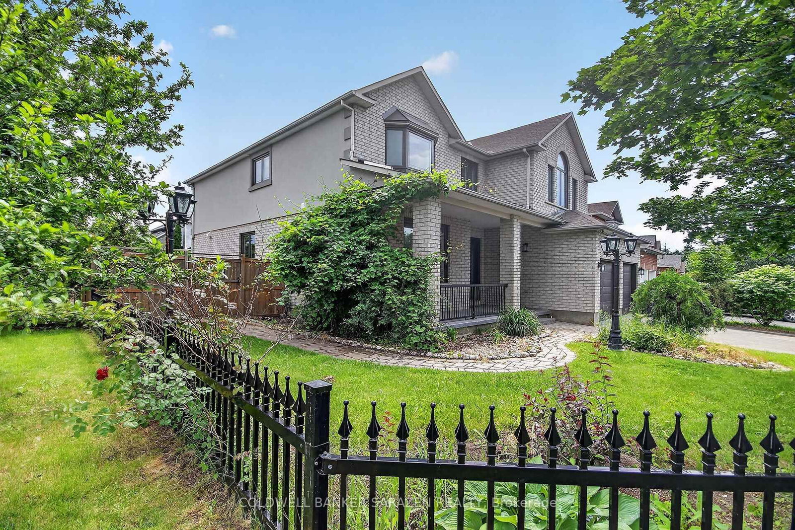 31 Fanterra Way • Ottawa, ON photo 2