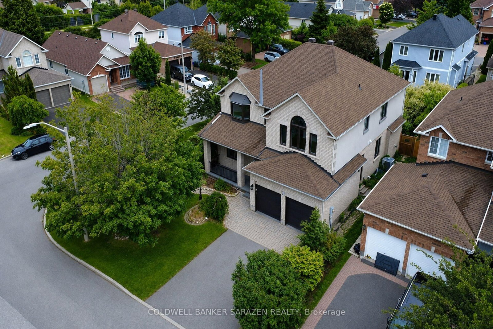 31 Fanterra Way • Ottawa, ON photo 3