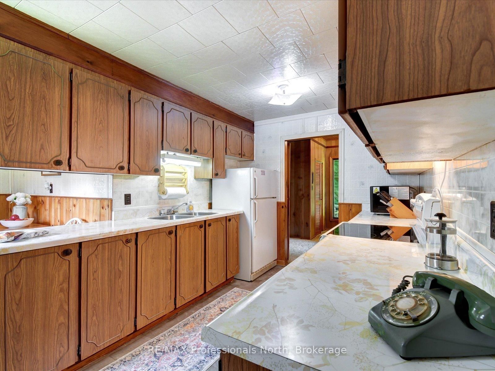 2510 Loop Road • Highlands East, ON photo 12