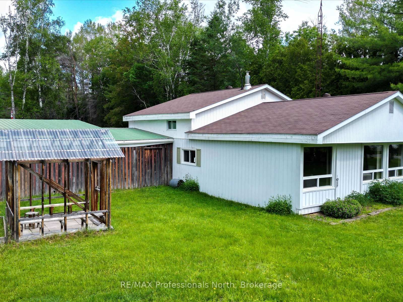 2510 Loop Road • Highlands East, ON photo 27