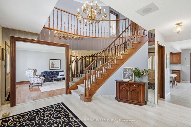 24 Renfrew Drive