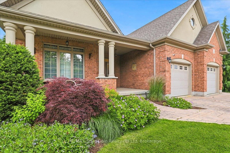 215 Terrace Wood Crescent