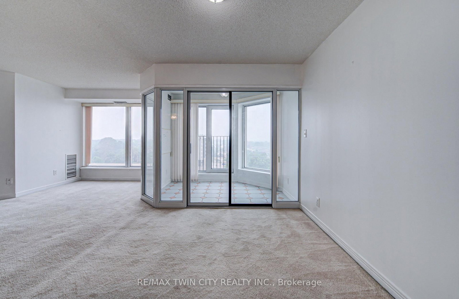 190 Hespeler Road • #905 • Cambridge, ON photo 37