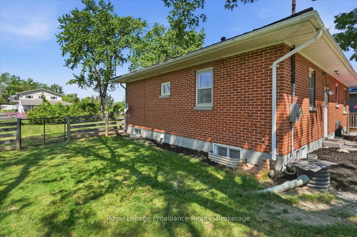 3798 Highway 37 • Belleville, ON photo 35