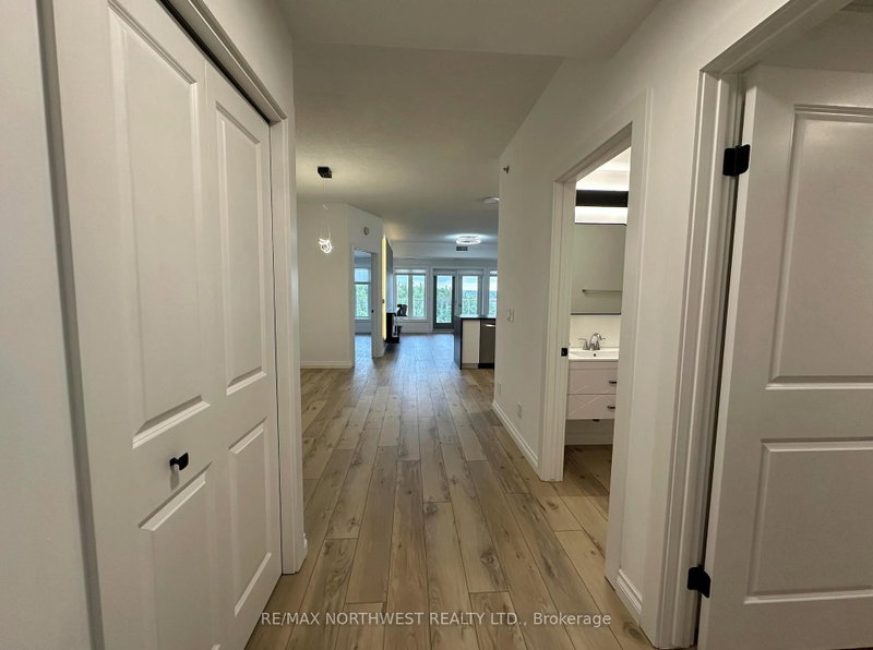 604 - 5 Bay Road