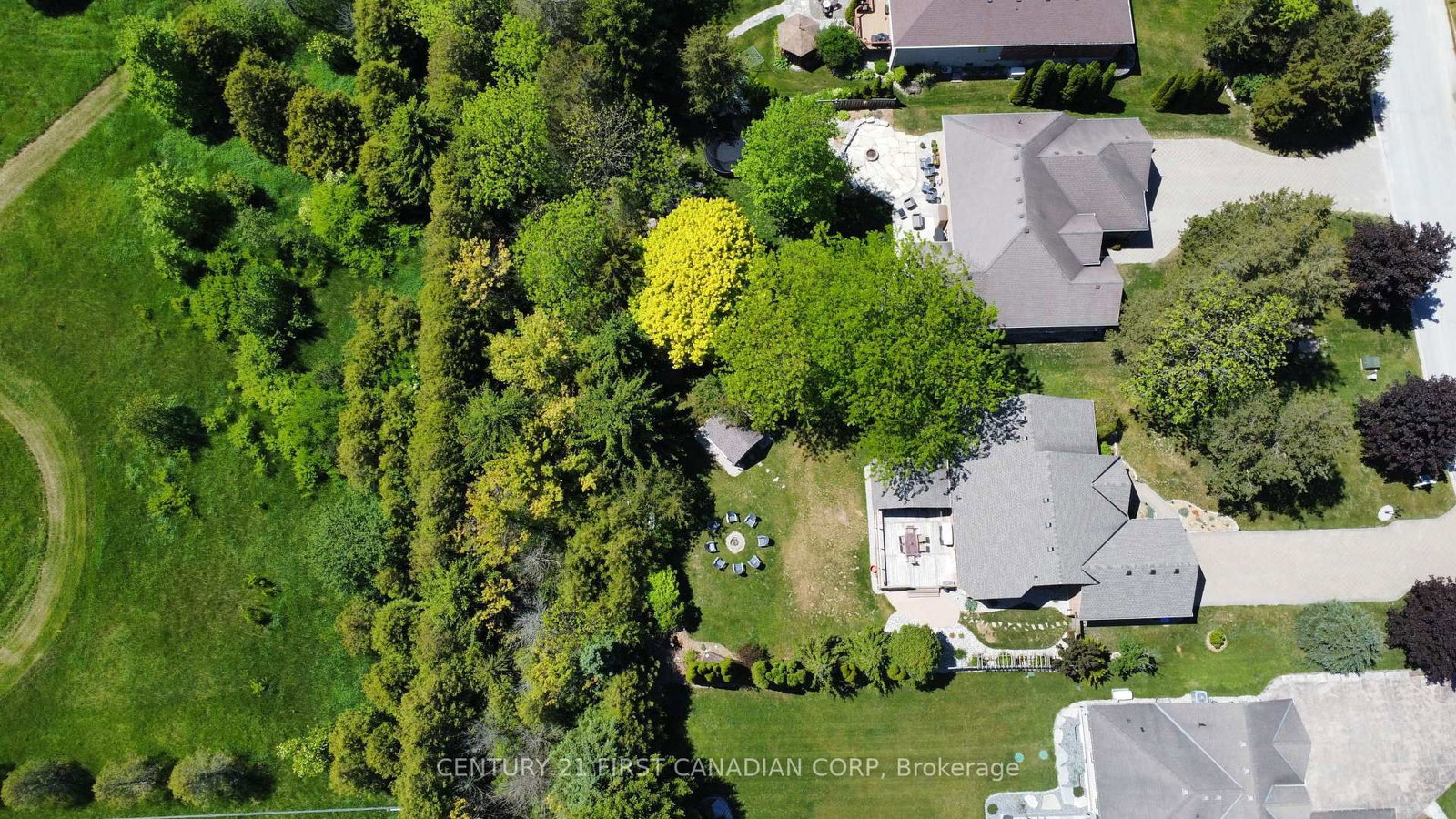 10159 Meadowlily Crescent • Lambton Shores, ON photo 12