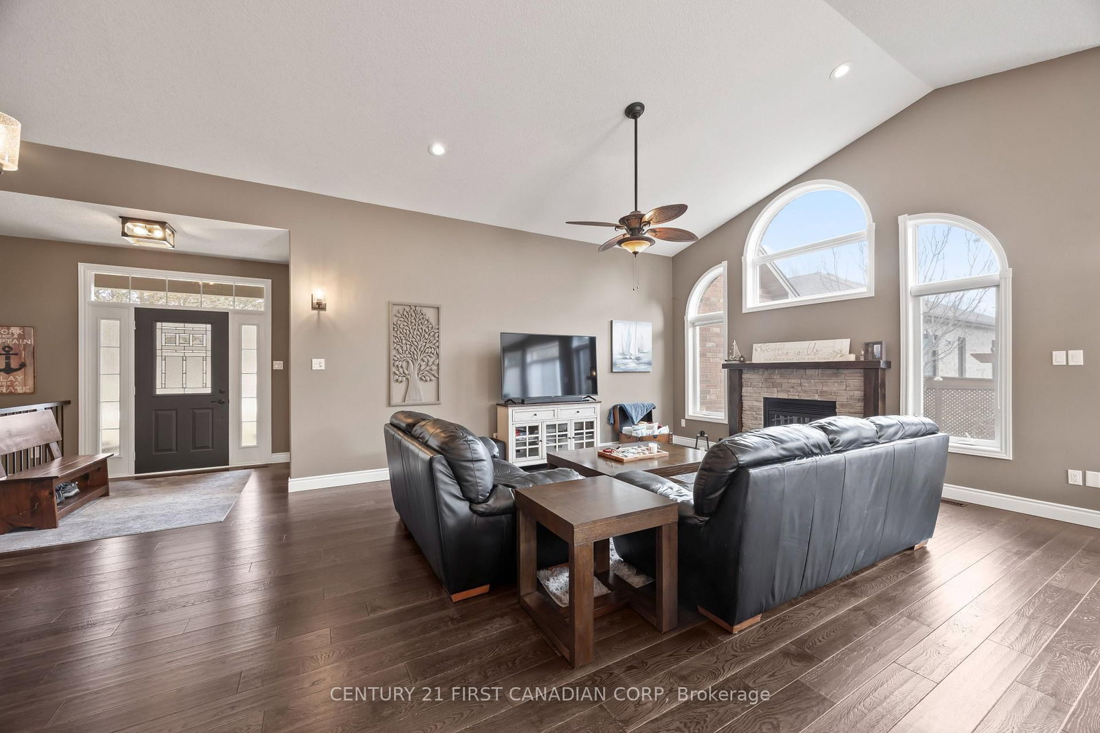 10159 Meadowlily Crescent • Lambton Shores, ON photo 18