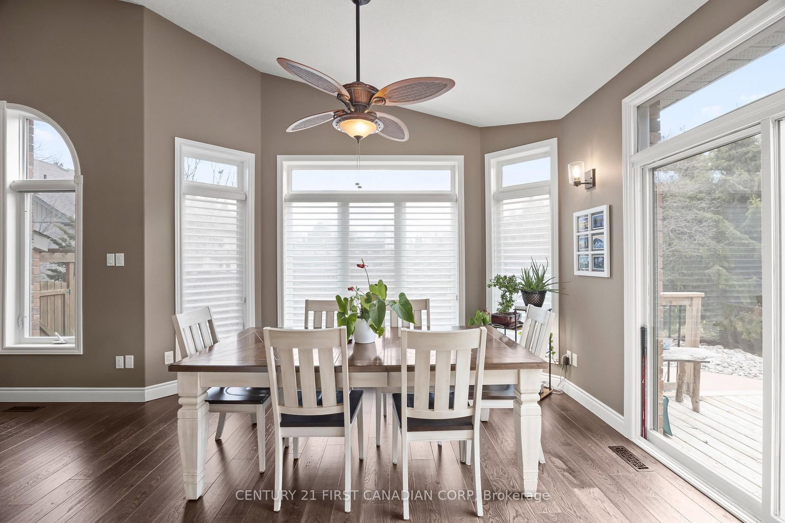 10159 Meadowlily Crescent • Lambton Shores, ON photo 25